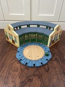 Mattel 2012 Thomas the Train & Friends Wooden Railway Tidmouth Sheds Turntable